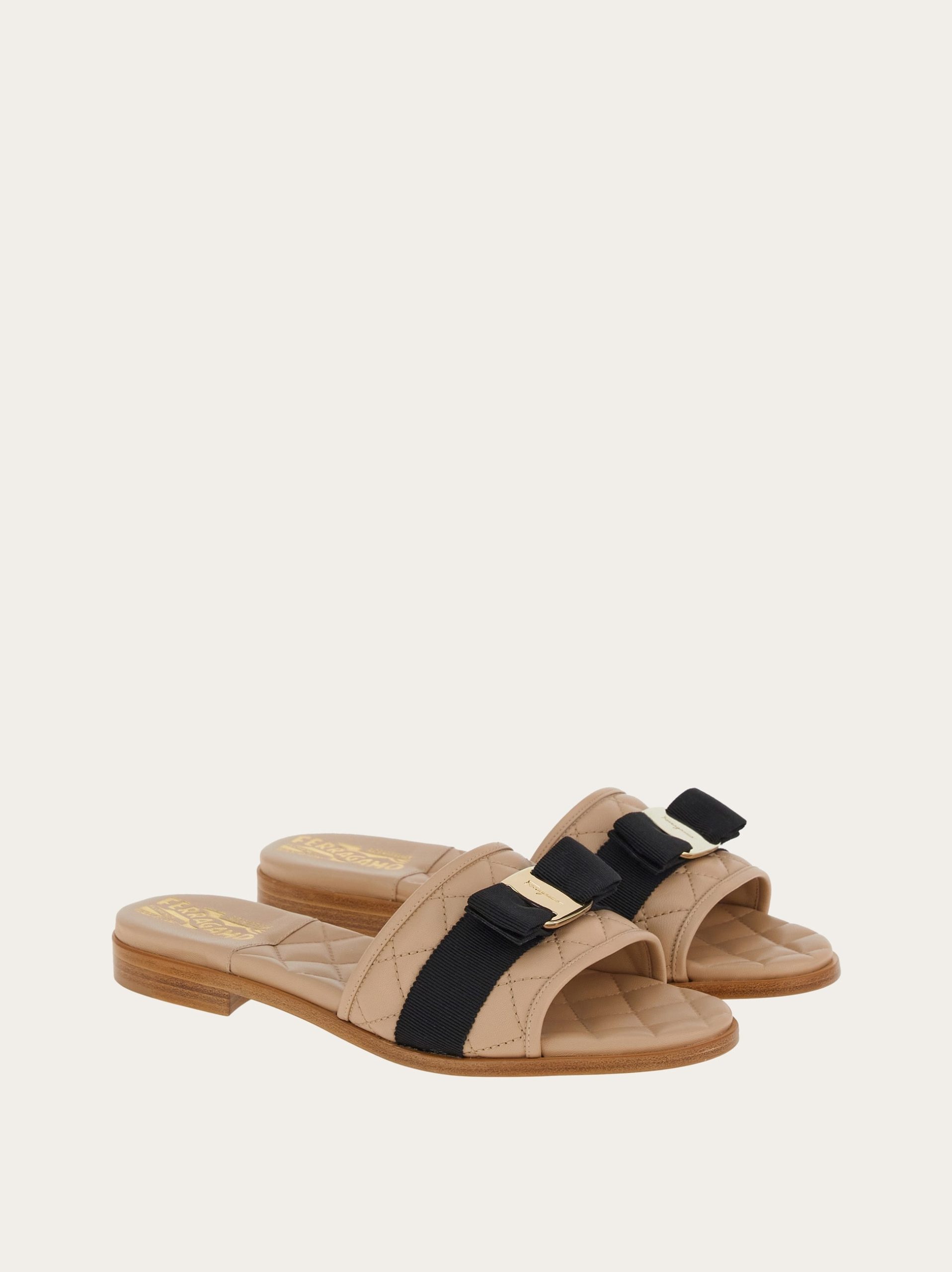Ferragamo Vara bow quilted slide - Image 5